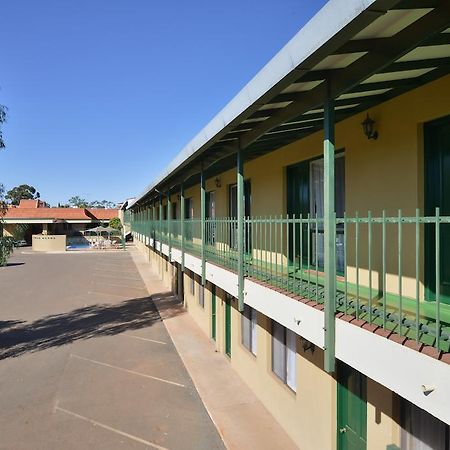 The Tower Hotel Kalgoorlie Exterior photo