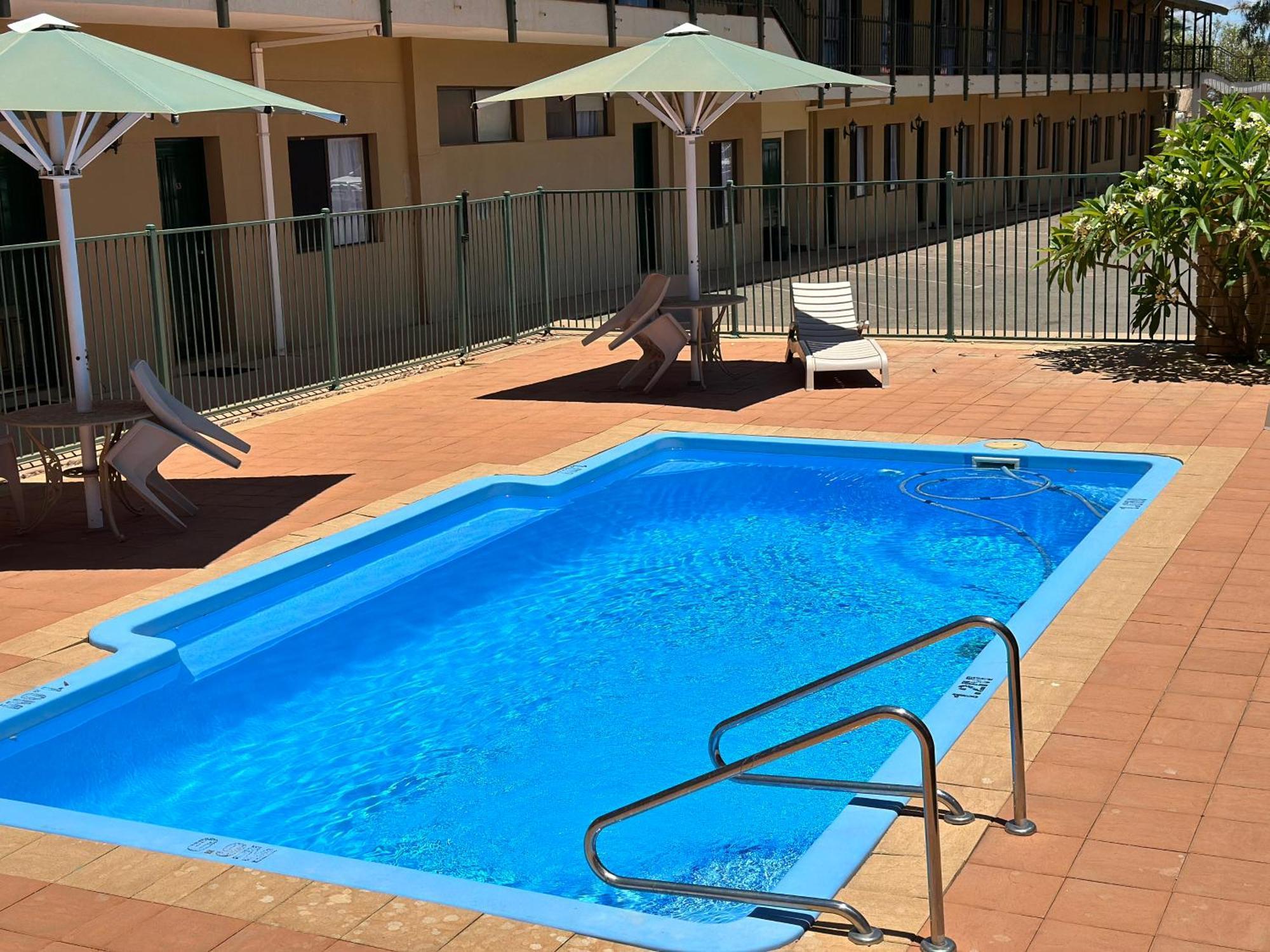The Tower Hotel Kalgoorlie Exterior photo