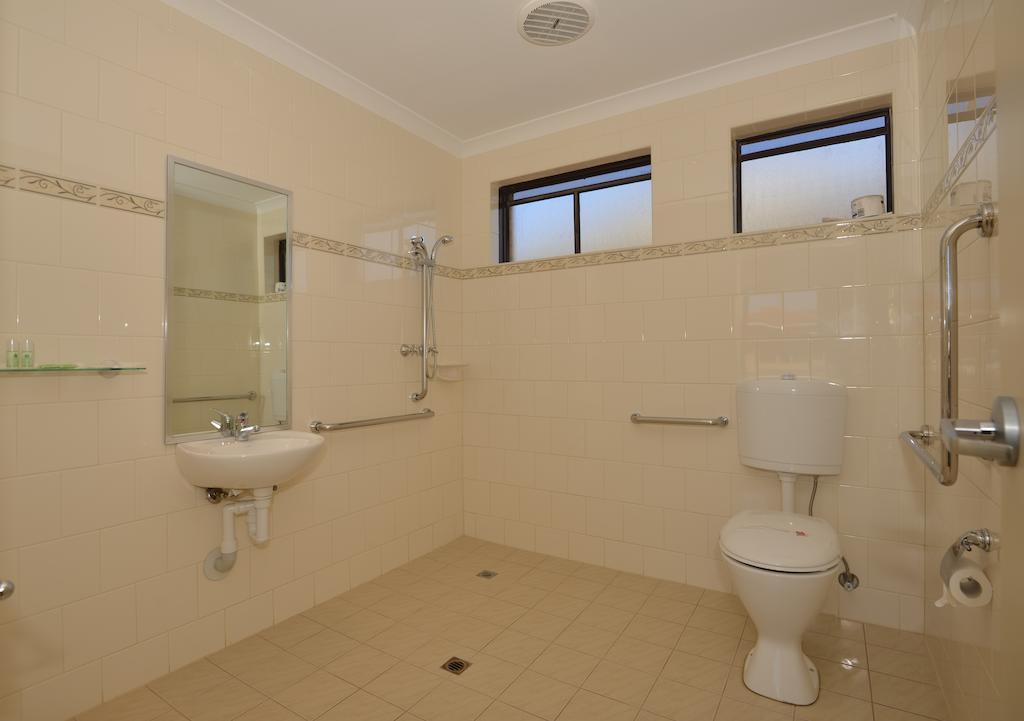 The Tower Hotel Kalgoorlie Exterior photo